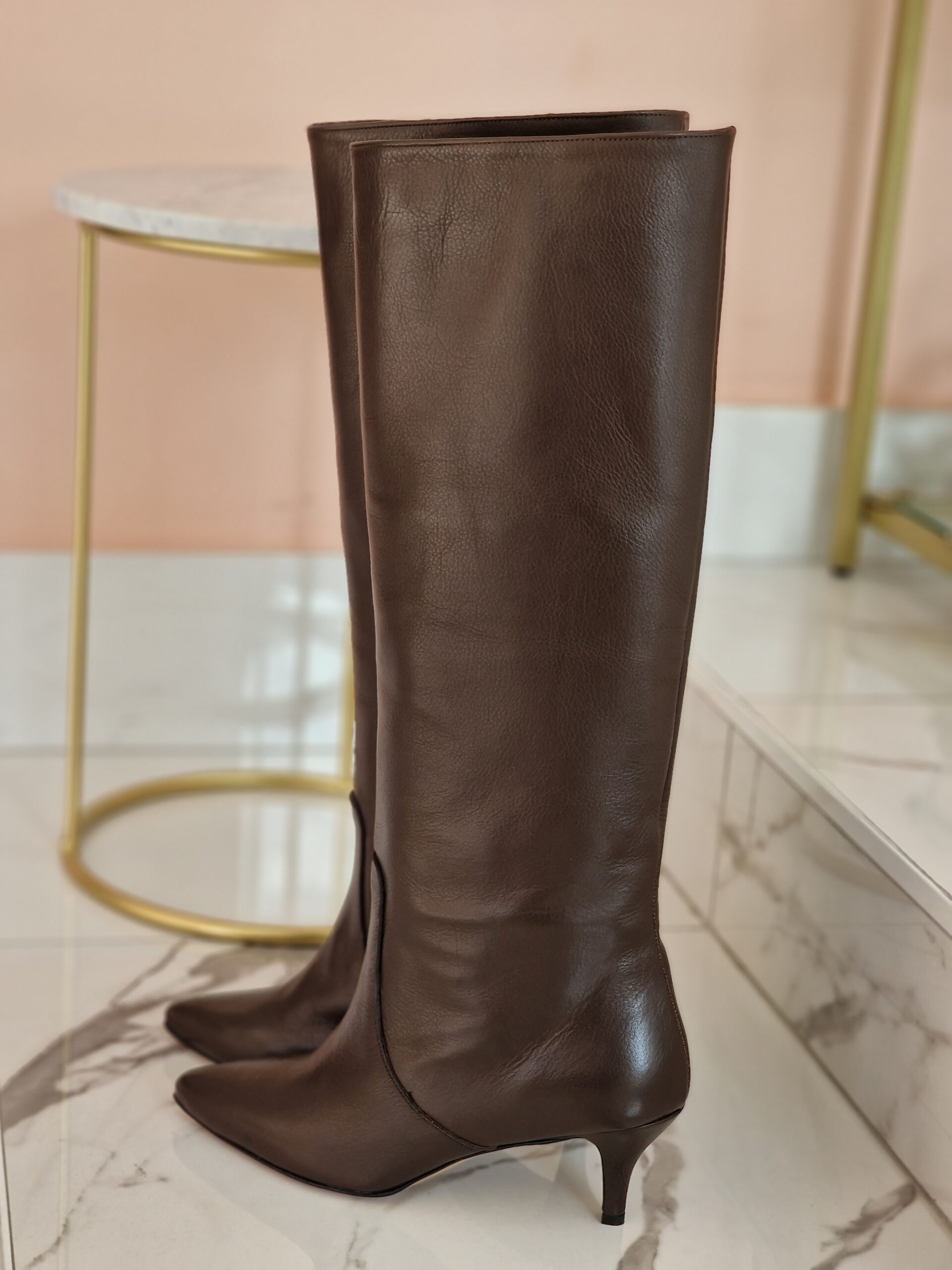 Stivale lungo sotto al ginocchio in pelle cioccolato AGUA 20 sara moda shoes